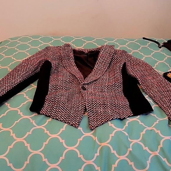 Blazer - Picture 2 of 3